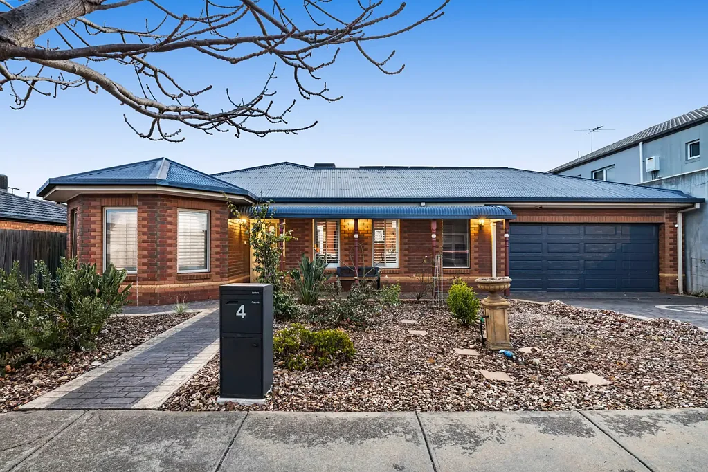 Taylors Hill 4Habitaciones Grand Family Living With Unrivalled Car Accommodation!