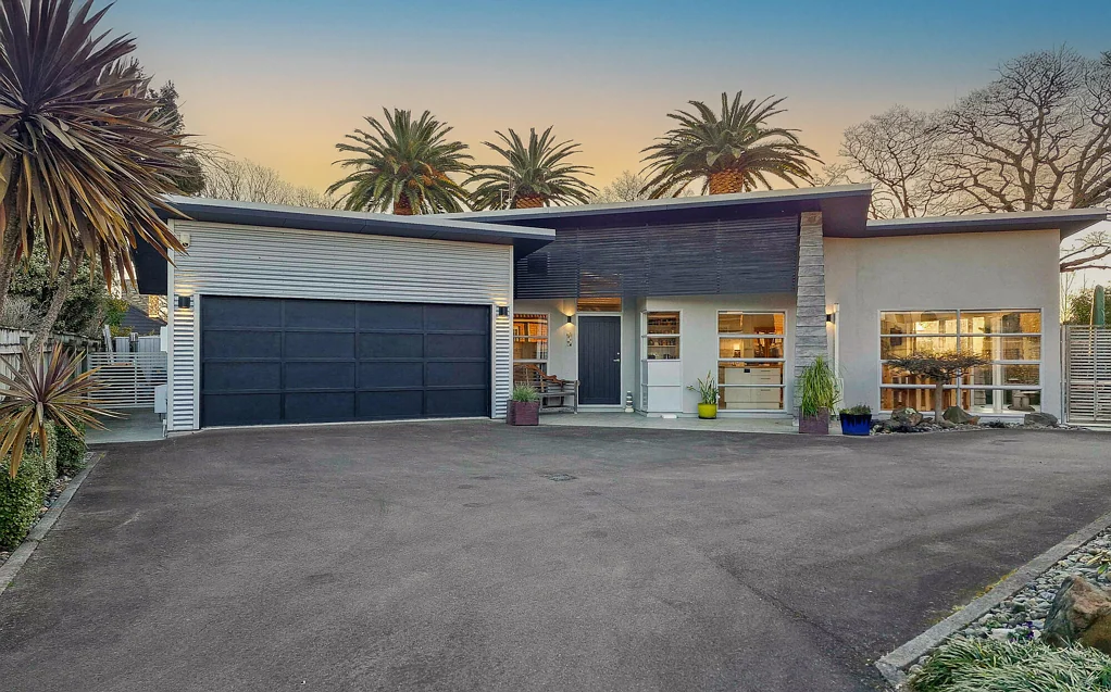 Awapuni 4chambre Private, Sun-Filled Home with Designer Flair