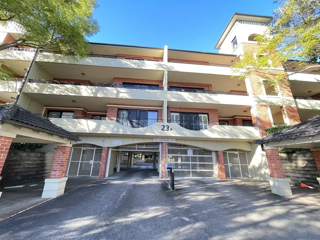 Security top floor North facing 3-bedroom apartment offering convenience and lifestyle