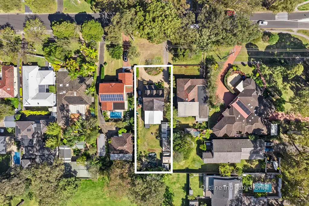 Caringbah South 4房  Character Home with Development Potential