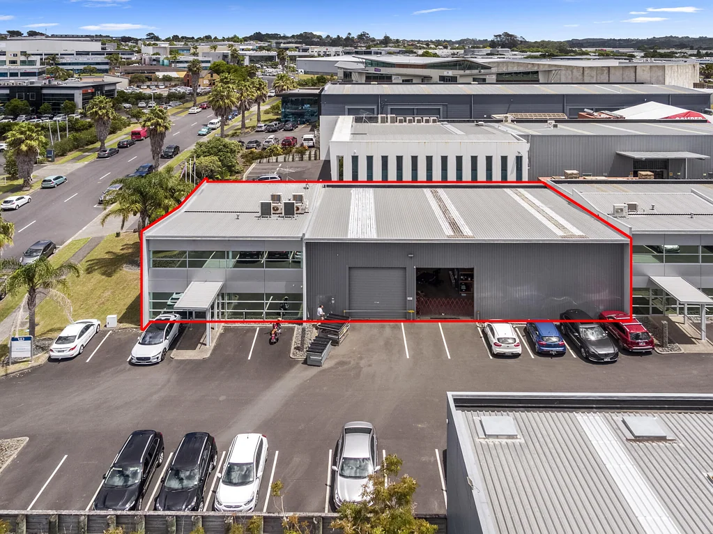 Albany Pole position – road front industrial