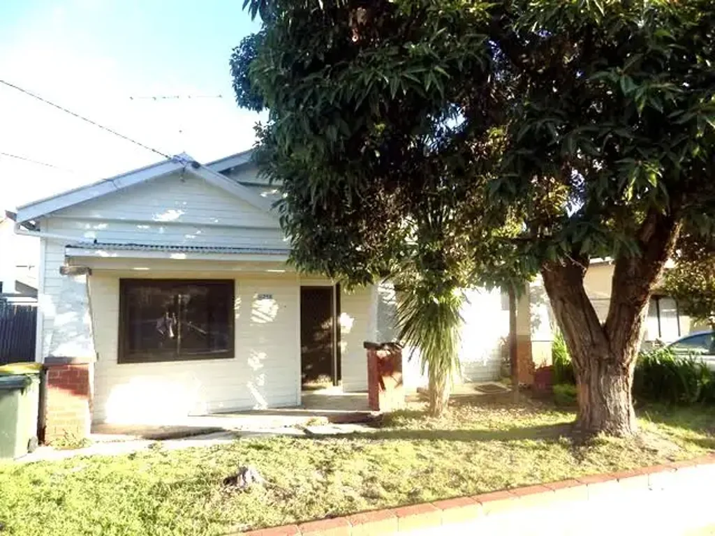 Spacious 4-Bedroom Home in Prime Preston Location