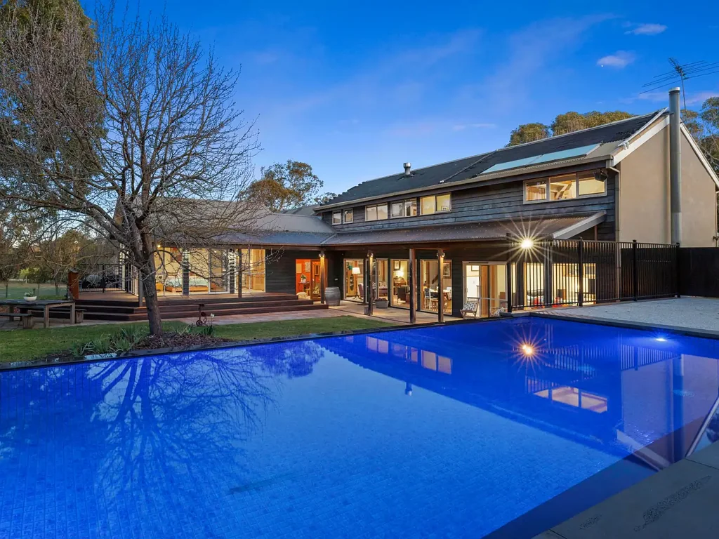 Hastings 5 Bedroom Work Smart And Live Well! - 6 Acres (approx.)