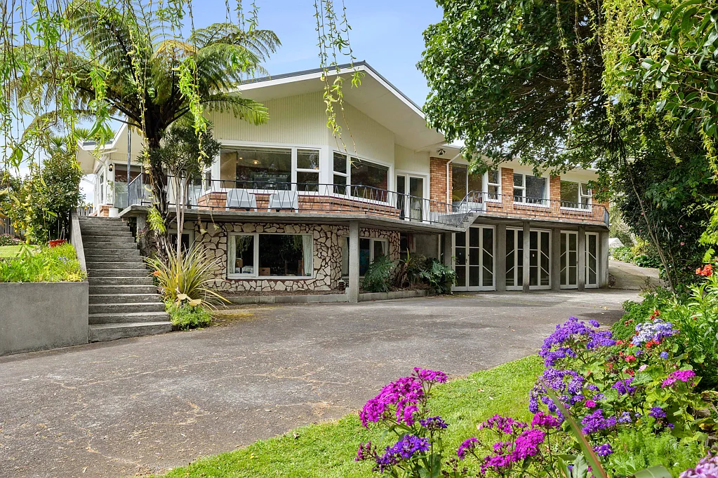 329 Devon Street West, Lynmouth, New Plymouth, Taranaki