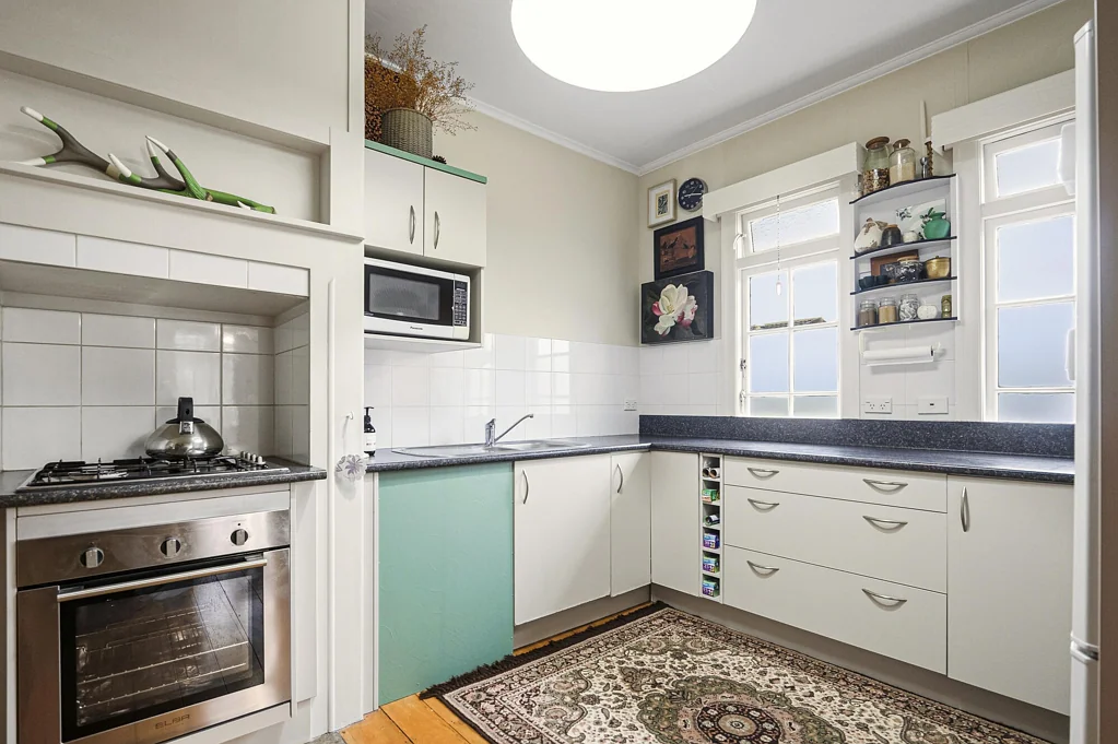 Regent 3Moenga Close to CBD - Your Next Airbnb?