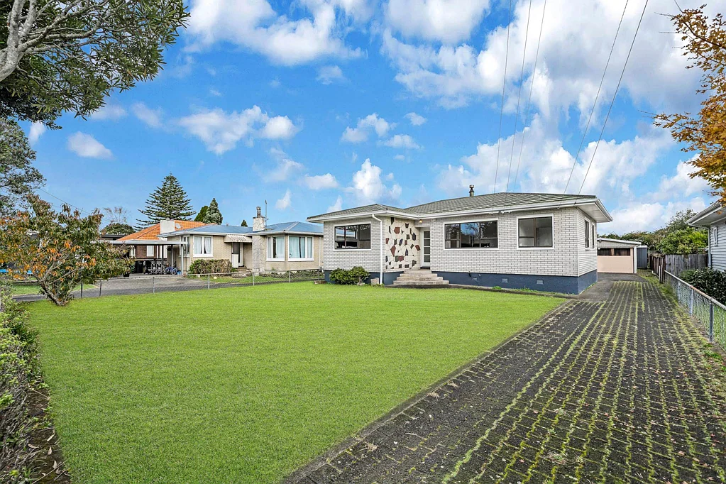 Te Atatu Peninsula 3部屋 Parkside Potential on 809m²
