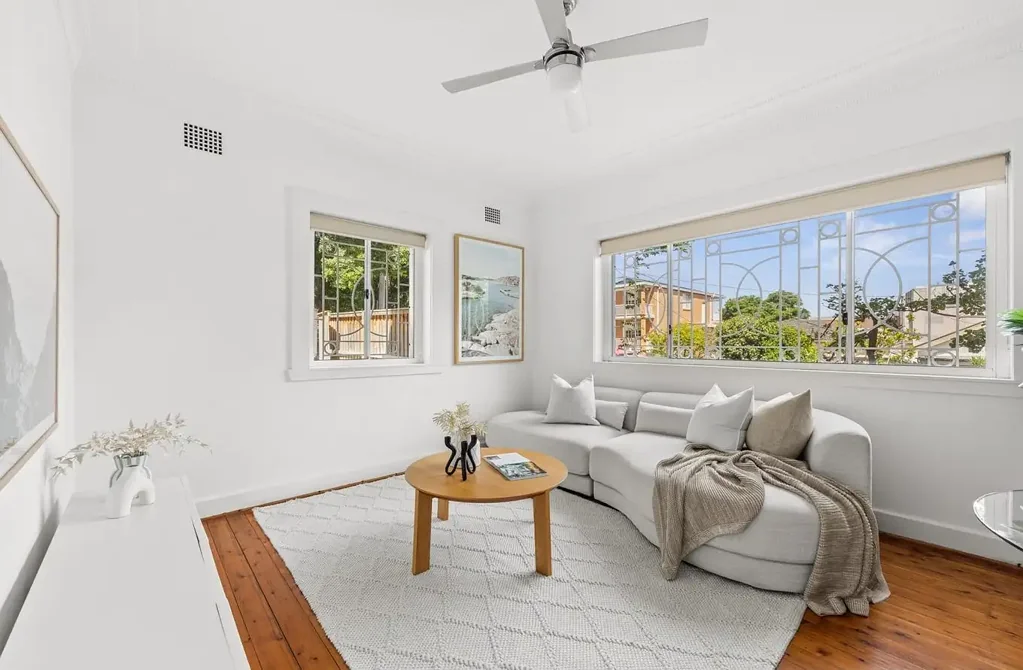 Stylishly Refreshed Apartment in Boutique Block of Six