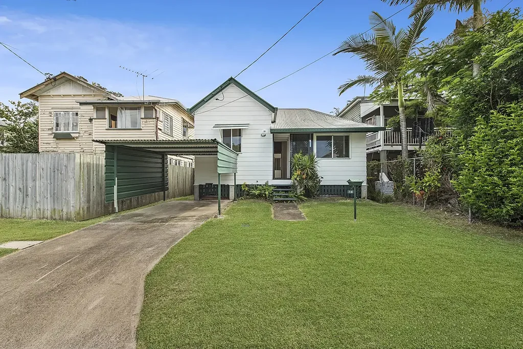 Comfort, Convenience and Bayside Living