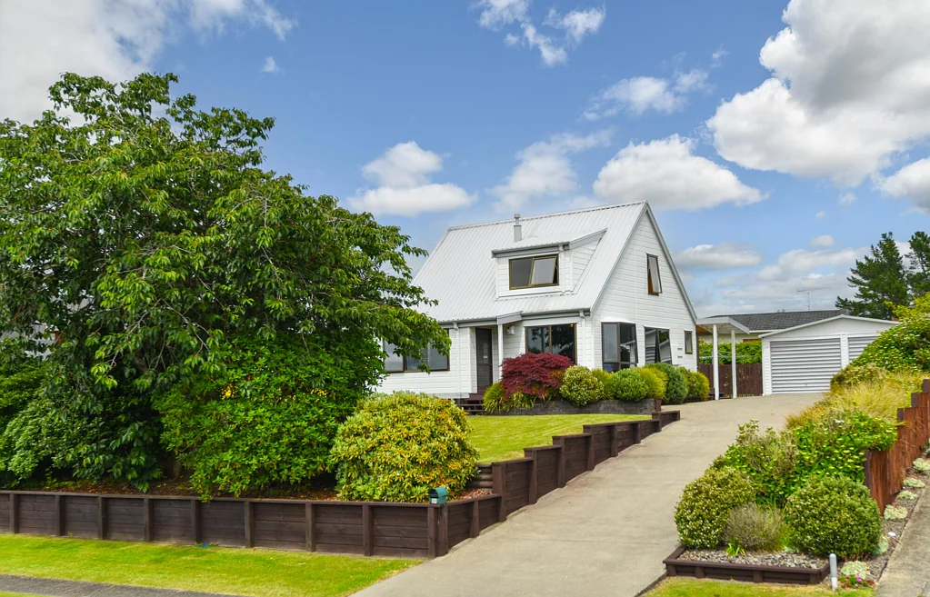 Tokoroa 3房  Elevated Living in a Sought After Location