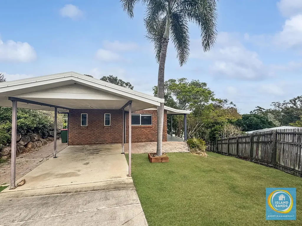 LOWSET BRICK HOME IN FABULOUS LOCATION
