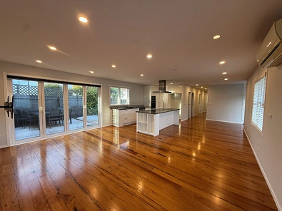 Beautiful Modern Family Home Ã¢ÂÂ Fully Fenced with Entertaining Deck