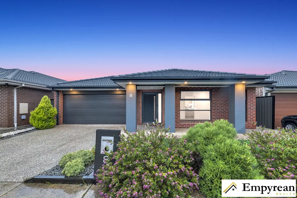 Sophisticated Living in Cloverton Estatate with Multiple Living Zones!