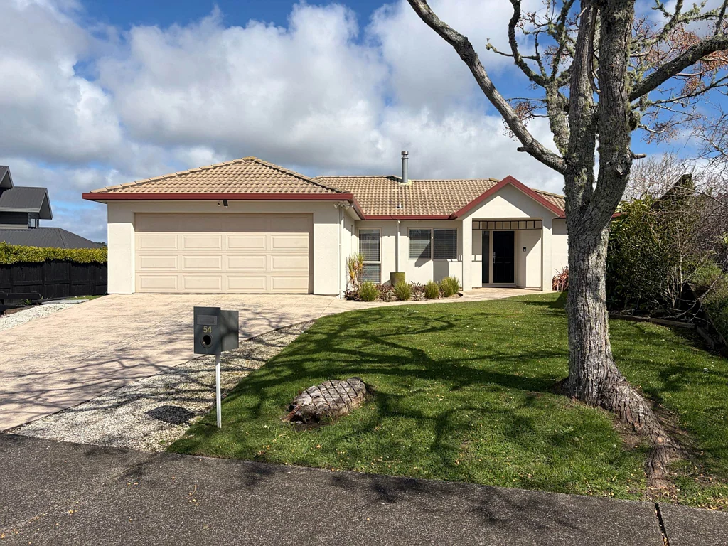 Scenic River Views & Parkside Family Living