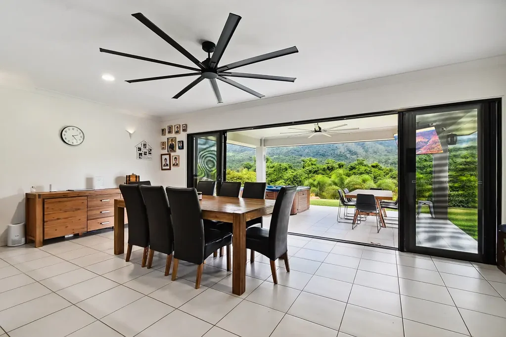 Goldsborough 4ห้องนอน Private Acreage Retreat with Shed & Entertainer’s Dream Outdoor Space!