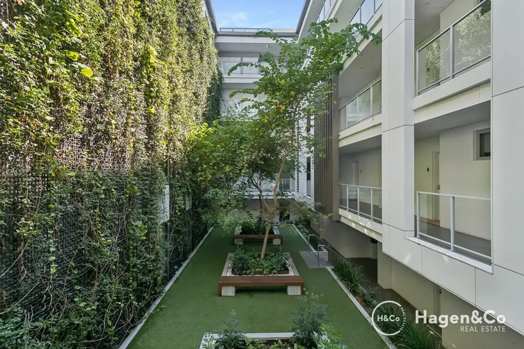 GREAT Layout, AMAZING location and BIG bedrooms