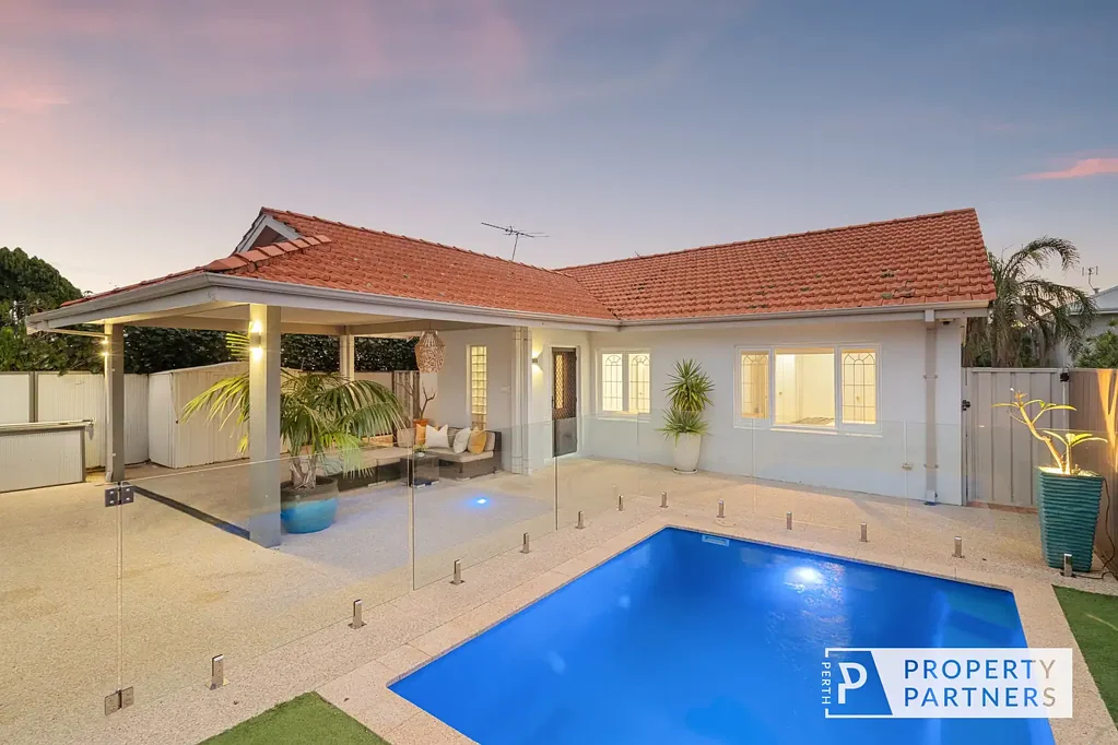 Scarborough 3 Bedroom COASTAL CHARM MEETS POOLSIDE RETREAT