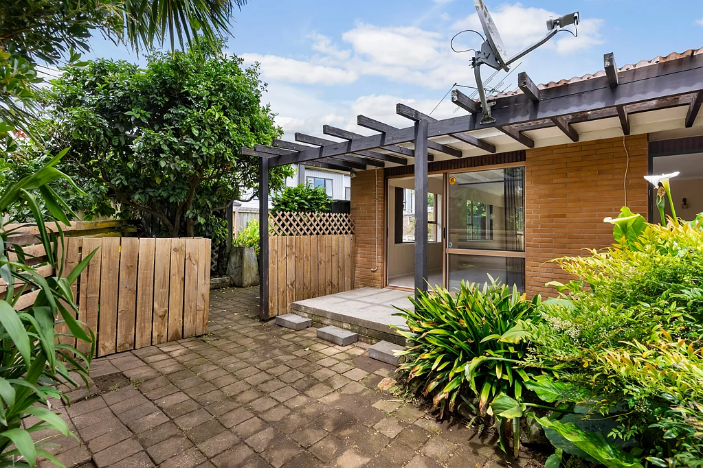 2/23 Fairview Road, Papatoetoe, Manukau City, Auckland