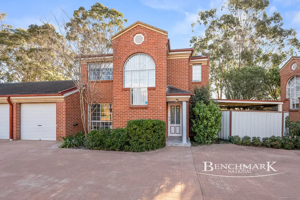 Wattle Grove 3 Bedroom Modern Townhouse Living in a Quiet Wattle Grove Pocket