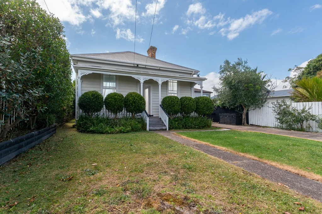 Charming Avondale Villa