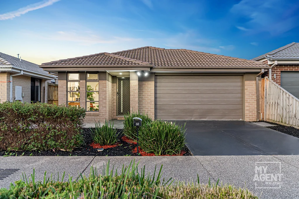 32 Caversham Drive, Pakenham, VIC 3810