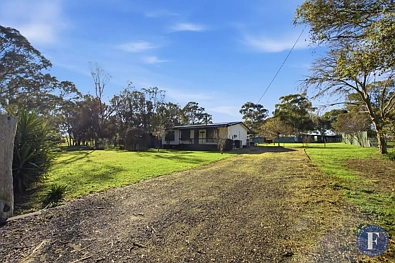 Monteagle 3 Slaapkamer Peaceful Village Living on a Generous Half-Acre
