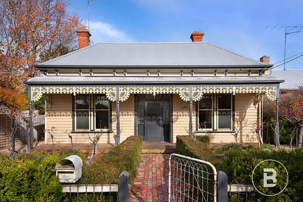 Ballarat Central 5房  FOUR BEDROOM PERIOD HOME WITH DUAL LIVING AND SELF CONTAINED APARTMENT