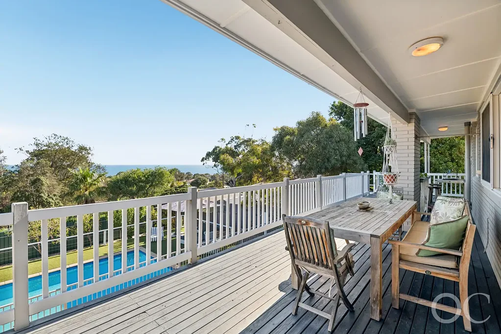 Marino 4 Slaapkamer Open the Door to Ocean Views & Coastal Entertaining / Close the Door On Compromise