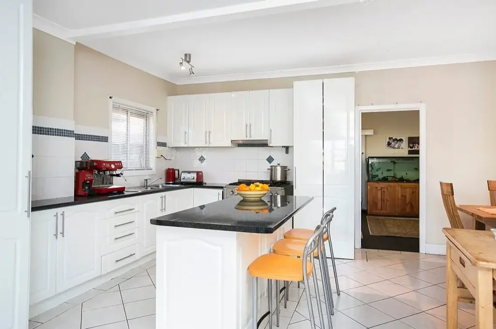 LARGE 4 BEDROOM HOME WITH A POOL!