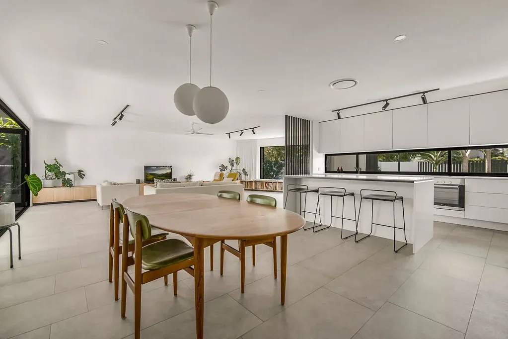 49 Rio Vista Boulevard, Broadbeach Waters, QLD 4218