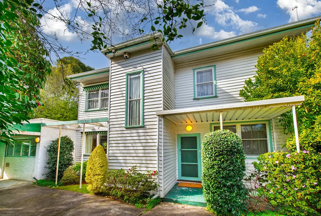 Mitcham 3 Bedroom Elegant Mid-Century Home with Breathtaking Views & Grand Potential