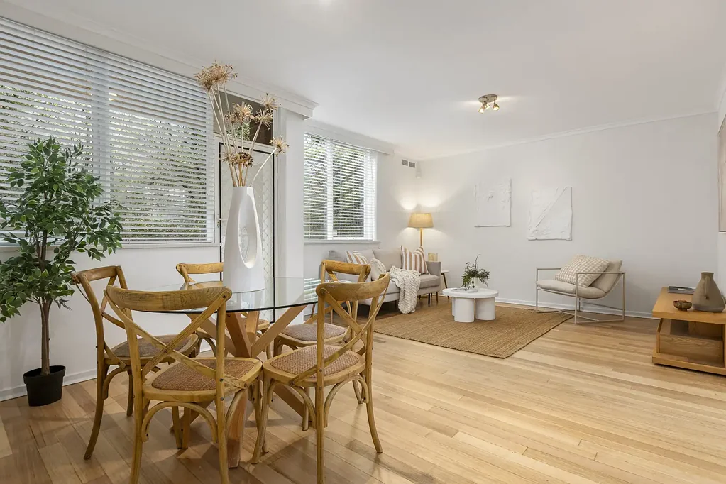 Elwood 2 Bedroom Generous Proportions, Light & Lifestyle