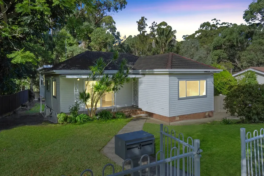 4 Johnstone Street, Peakhurst, NSW 2210