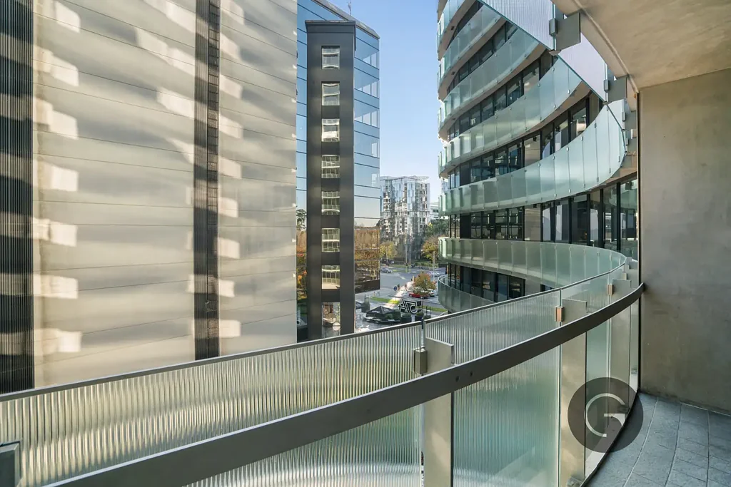 Extremely Spacious And Updated Apartment In The 'YVE'