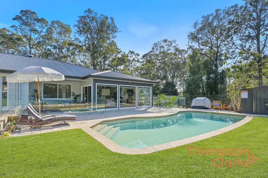 Thornton 5Zimmer Over One Acre of Private Family Living with Pool, Shed & Self-Contained Accommodation