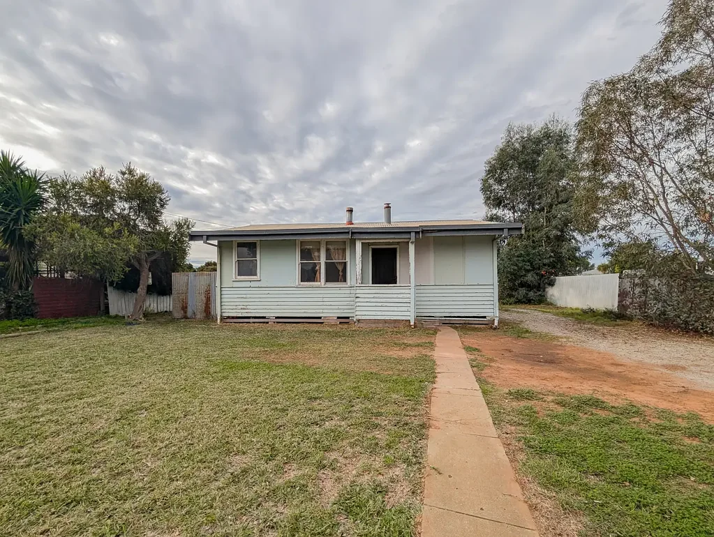 Balranald 3બેડરૂમ Affordable Opportunity on a Dual Access Allotment