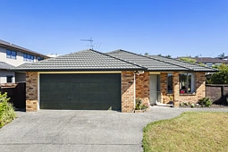30 Chesterfield Way, Orewa