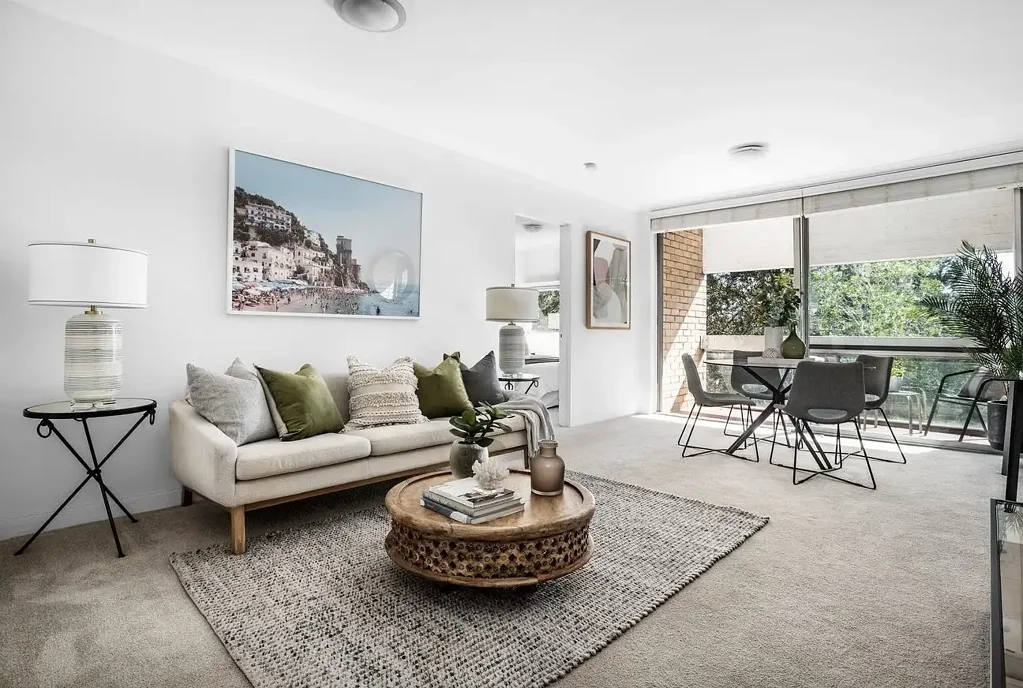 Contemporary Lifestyle Apartment In A Central Location **LEASE TERM UNTIL 31st MARCH 2027**