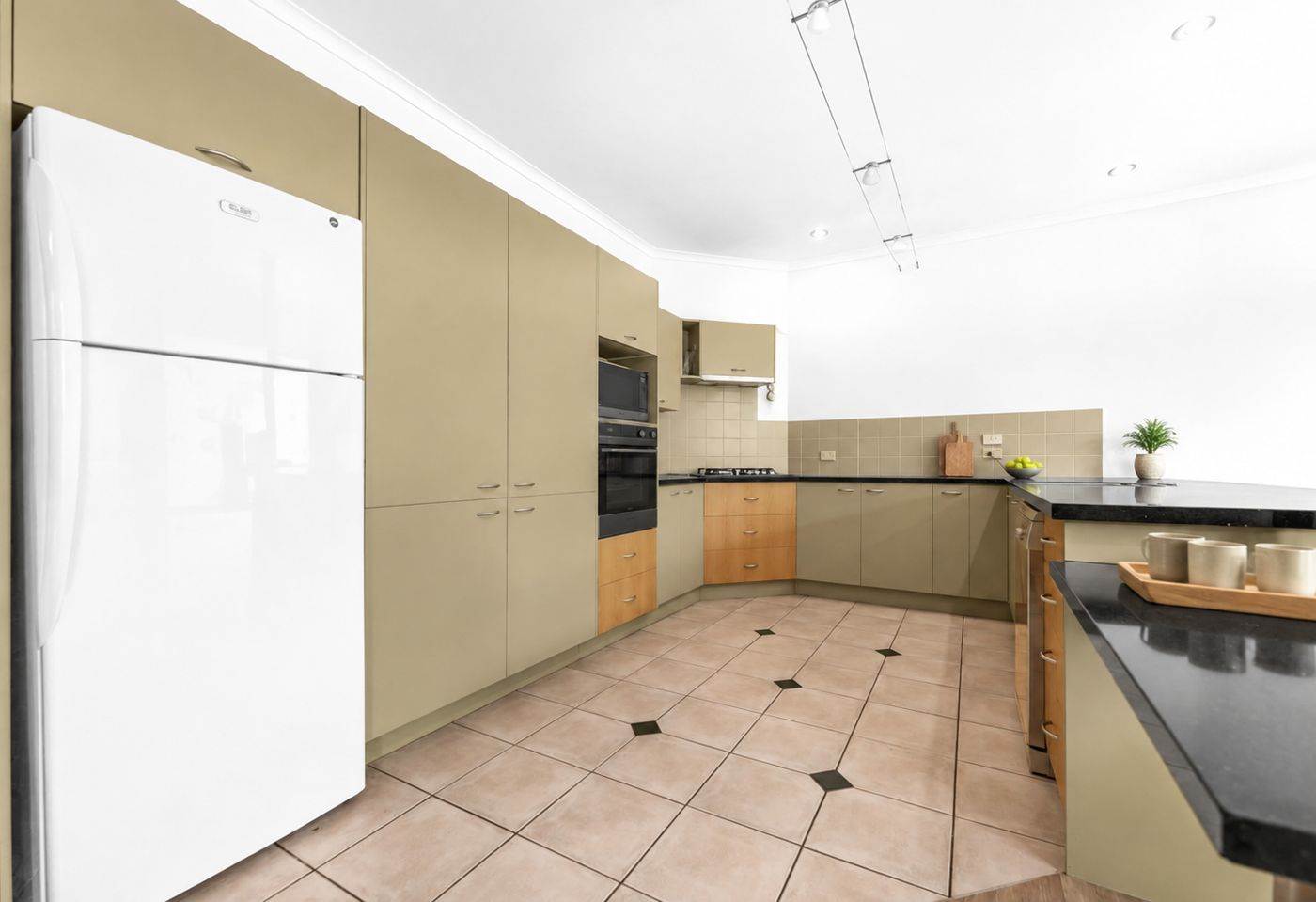 5 Springwater Vale, Unsworth Heights, photo 15