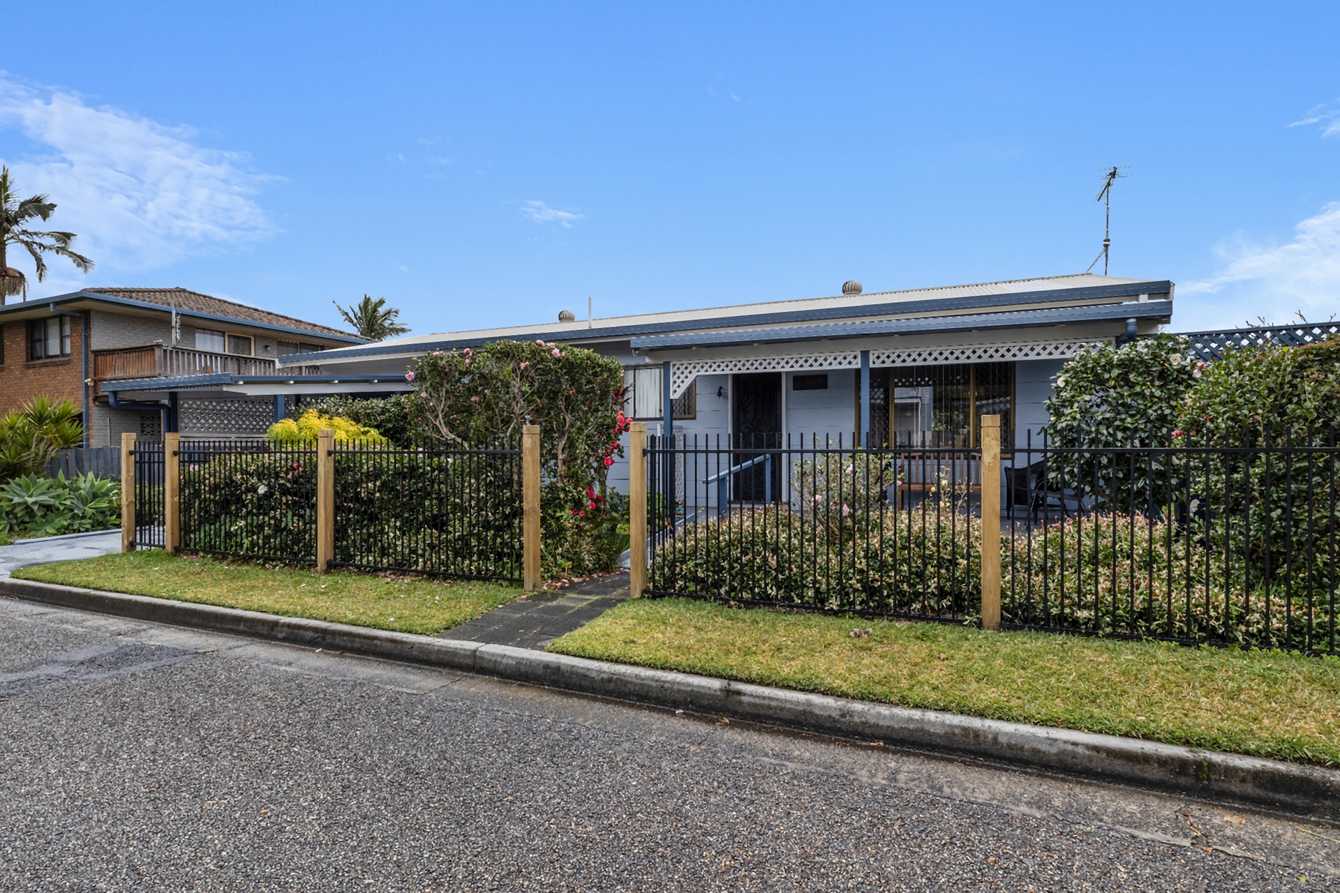 25 HODGSON ST, CRESCENT HEAD NSW 2440, 0部屋, 0バスルーム, House