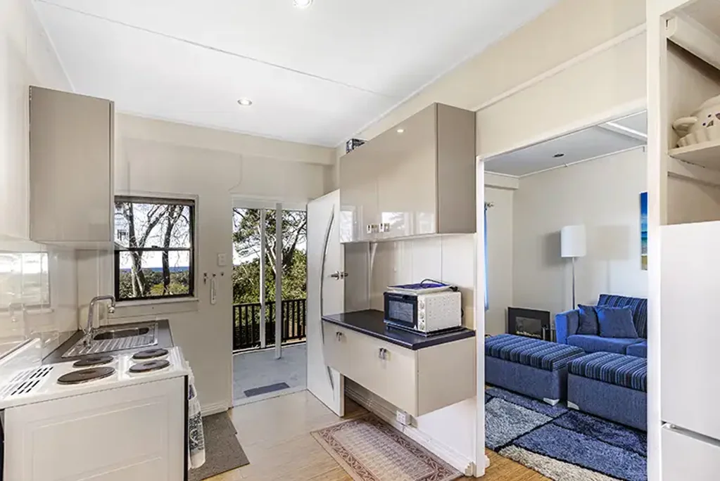 Lower Duplex with Views -Fully furnished