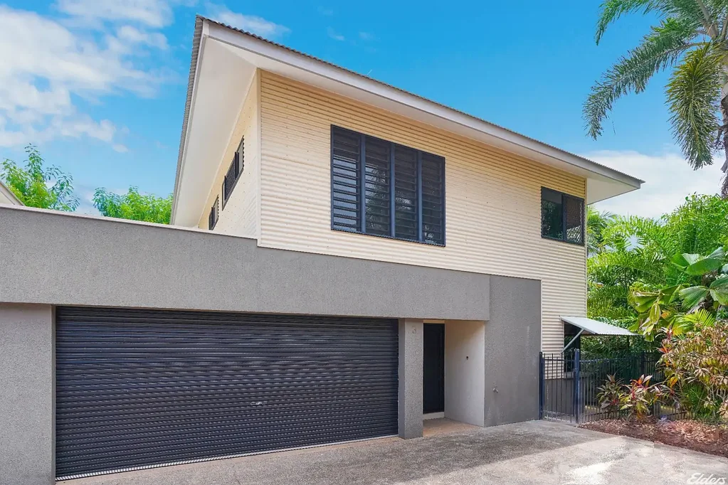 Stuart Park 2બેડરૂમ CHARMING, SPACIOUS TOWNHOUSE WITH OFFICE