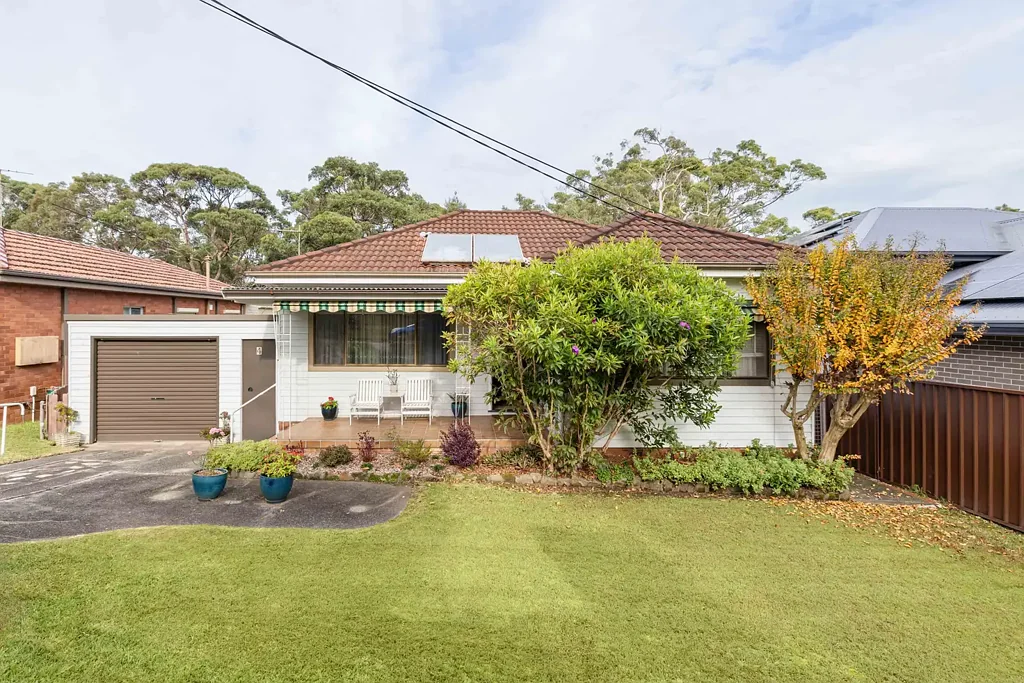 East Ryde 4غرفة نوم Classic family home in garden setting on 524sqm block