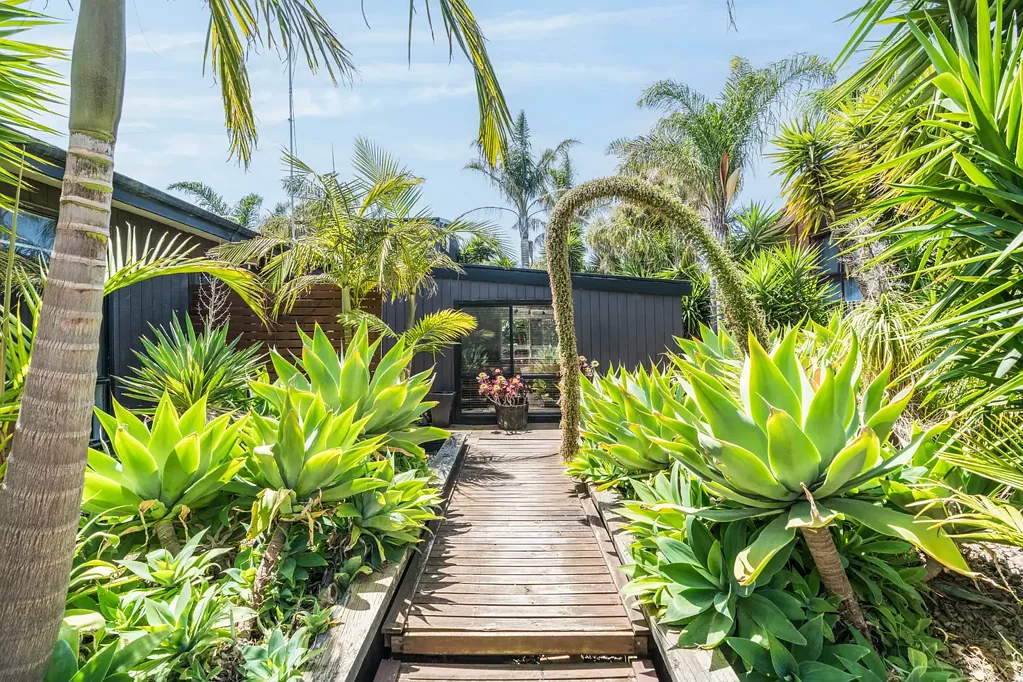 779 Bellarine Highway, Leopold, VIC 3224