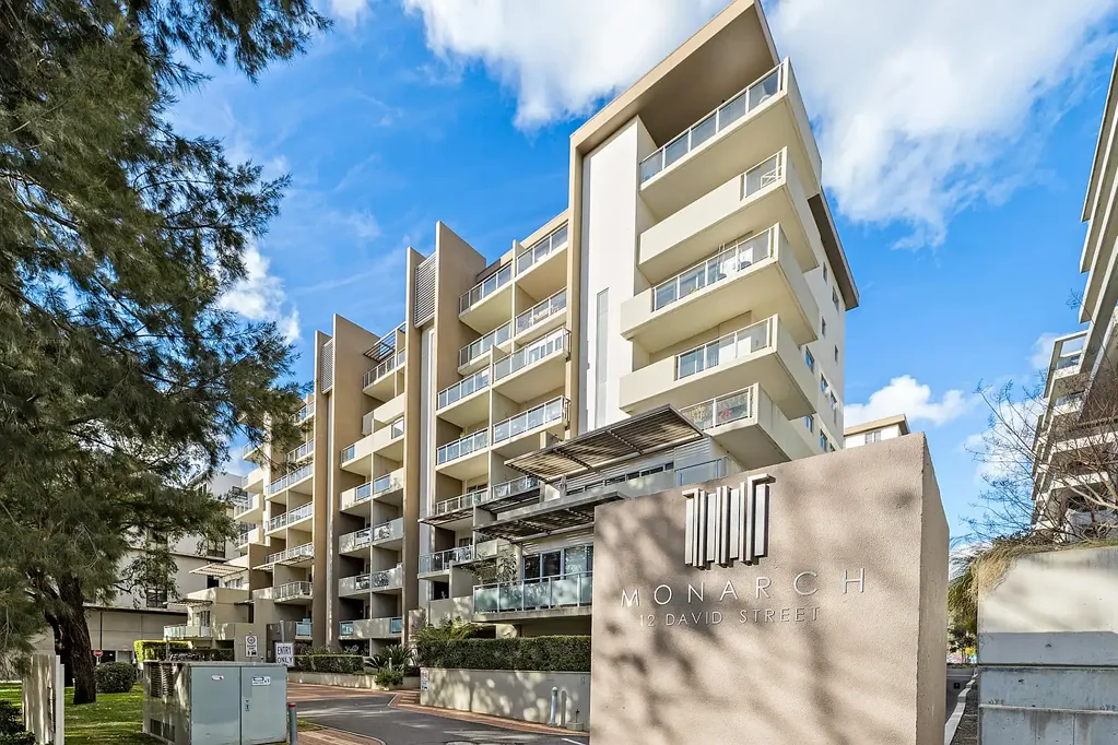 Turner 1 Bedroom Green Outlook, Golden Location