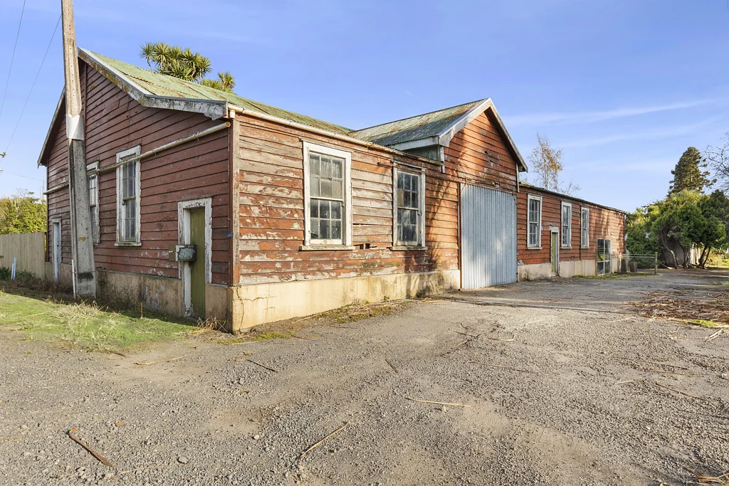 Cambridge  Big Shed. Big Opportunity – Bring all offers!