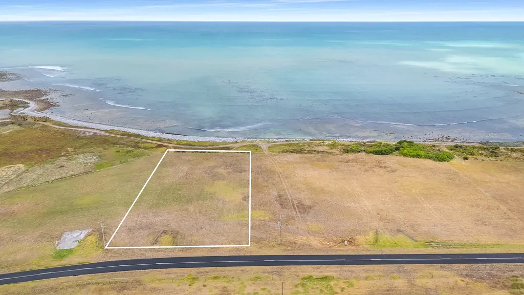 Port Macdonnell  LIFESTYLE BEACHFRONT OPPORTUNITY!