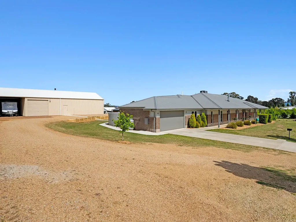 Mansfield 5침실 Large Family Living with Dual Master Suites and Expansive Block