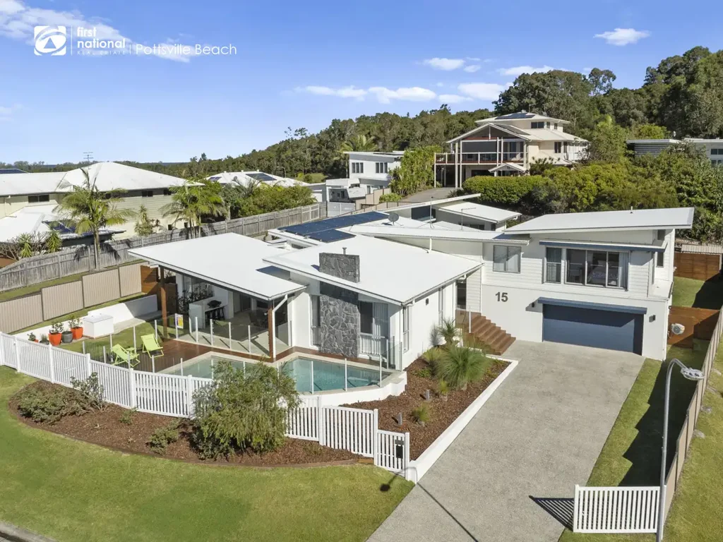 Pottsville 4 Bedroom Coastal Grandeur in Black Rocks