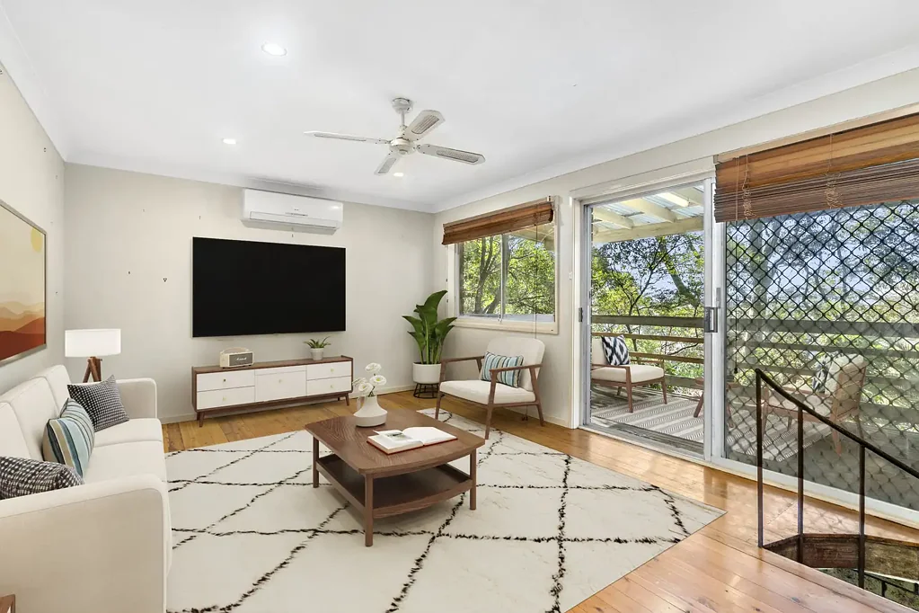Coniston 3ਬੈੱਡਰੂਮ Expansive c.1975 property offers immense potential
