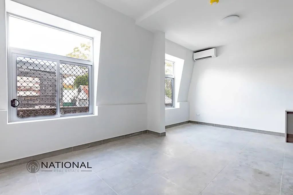 Stylish Ground-Floor Studio Apartment - Prime Guildford Location